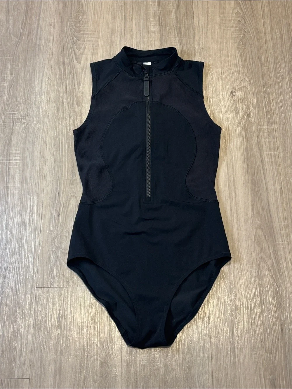 Lululemon Wade the Waters Paddle Suit in Black size 6